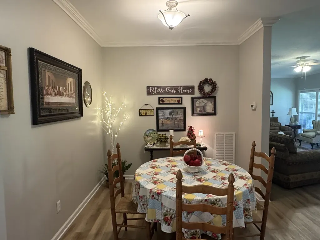 408 Village Circle Dickson TN 37055