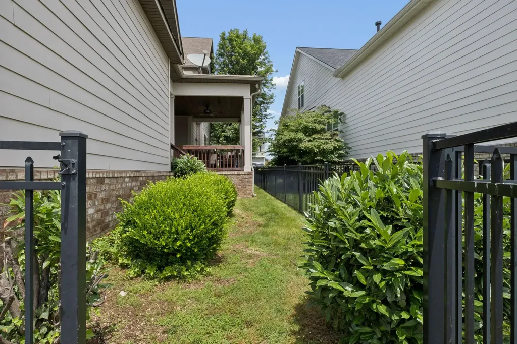 2005 Firtree Way Thompsons Station TN 37179