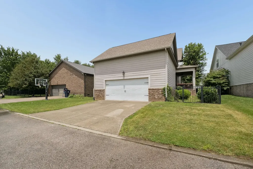 2005 Firtree Way Thompsons Station TN 37179