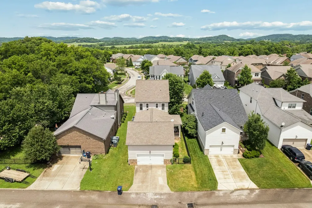 2005 Firtree Way Thompsons Station TN 37179
