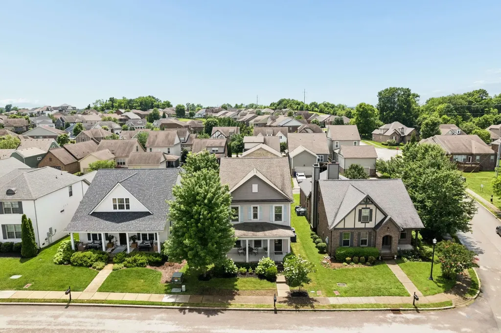 2005 Firtree Way Thompsons Station TN 37179