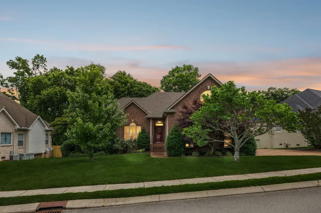 2010 Raven Crossing Mount Juliet TN 37122