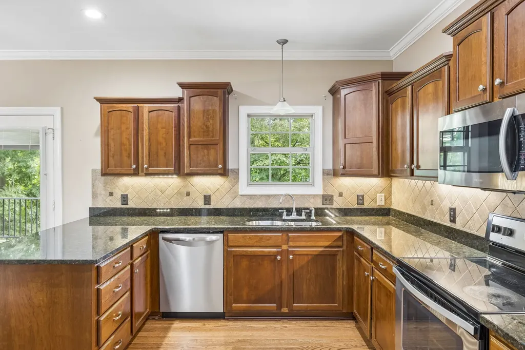 2010 Raven Crossing Mount Juliet TN 37122