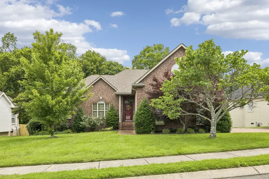 2010 Raven Crossing Mount Juliet TN 37122