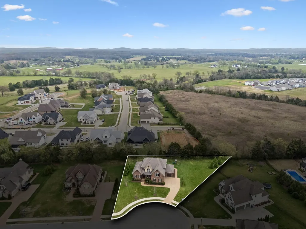 2010 Raven Crossing Mount Juliet TN 37122