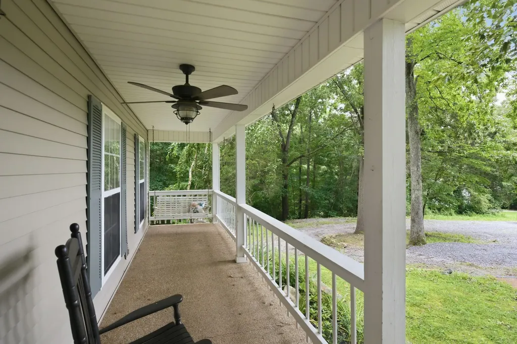 608 Beechtree Court Burns TN 37029