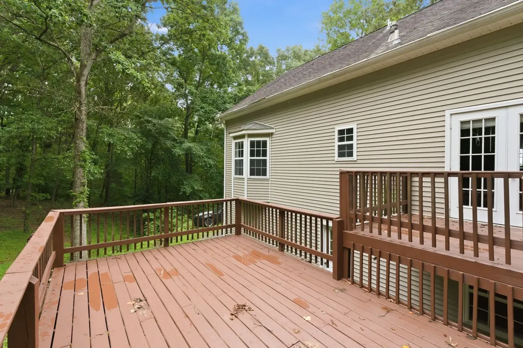 608 Beechtree Court Burns TN 37029