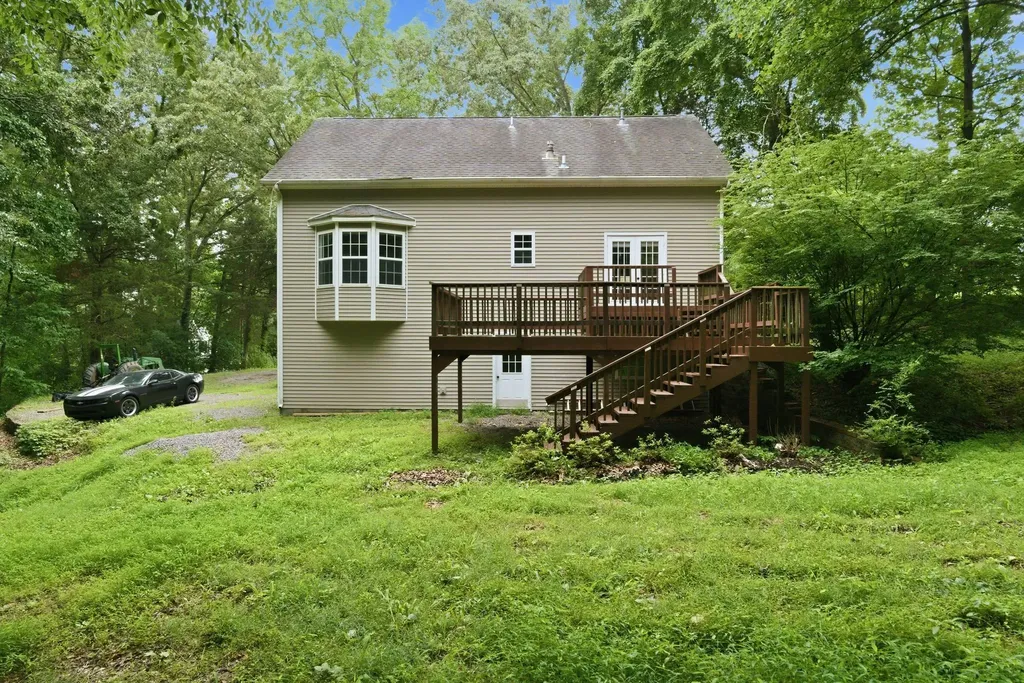 608 Beechtree Court Burns TN 37029