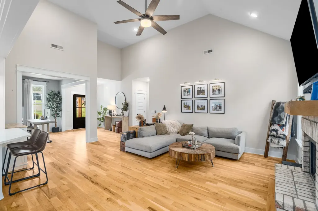 106 Dale Court Columbia TN 38401