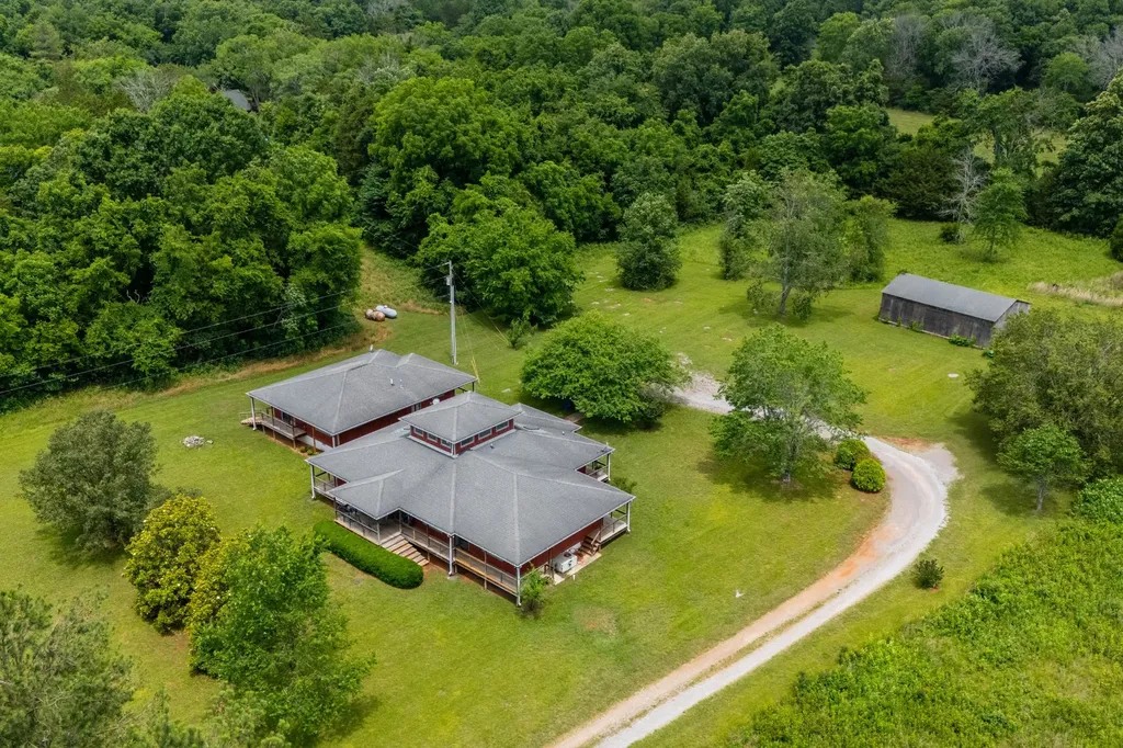 859 Flat Woods Road Lebanon TN 37090