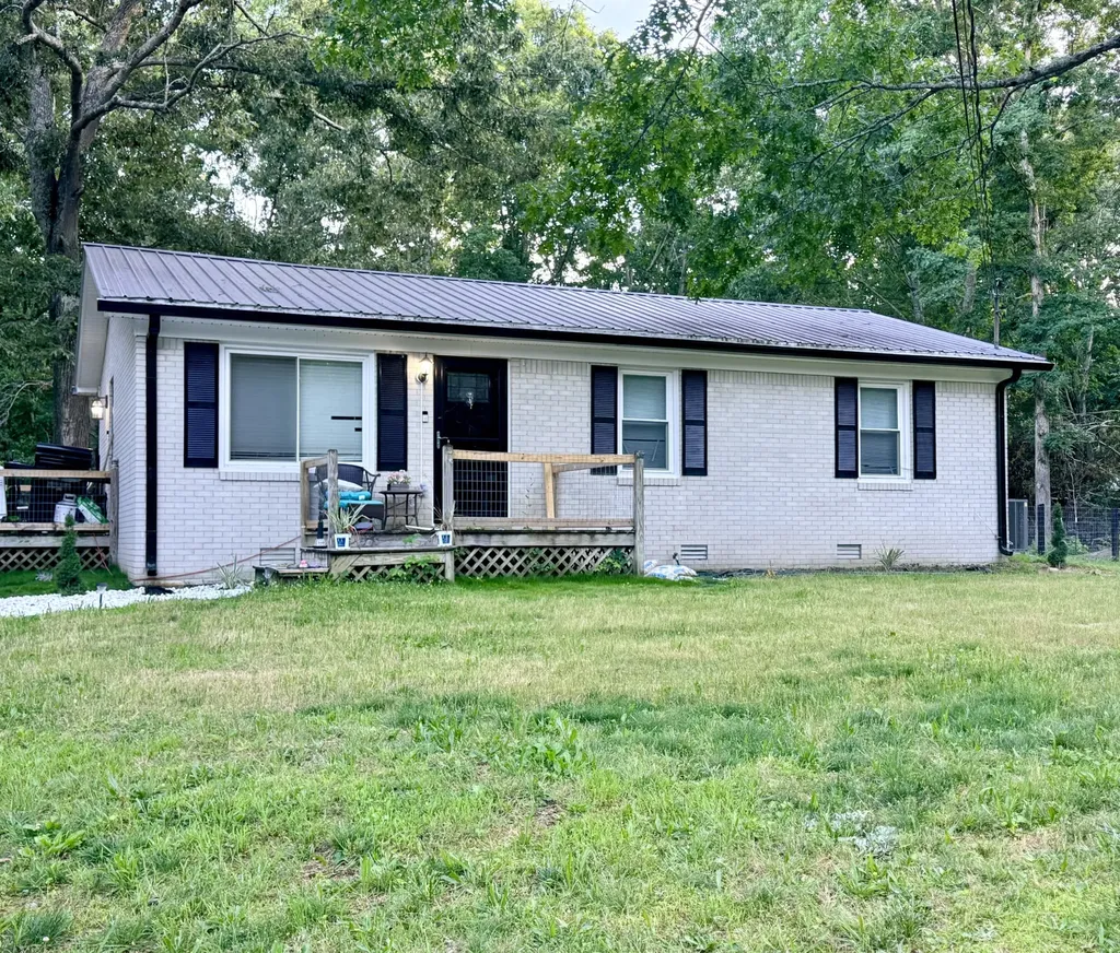 6571 Woodland Park Circle Nunnelly TN 37137