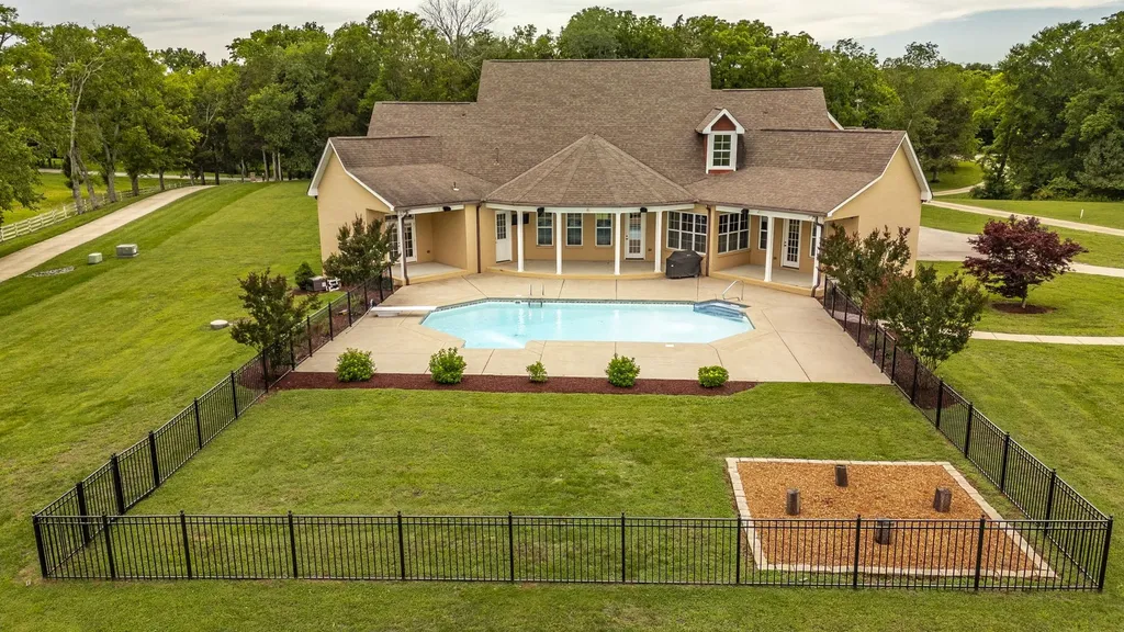 835 Douglas Bend Road Gallatin TN 37066