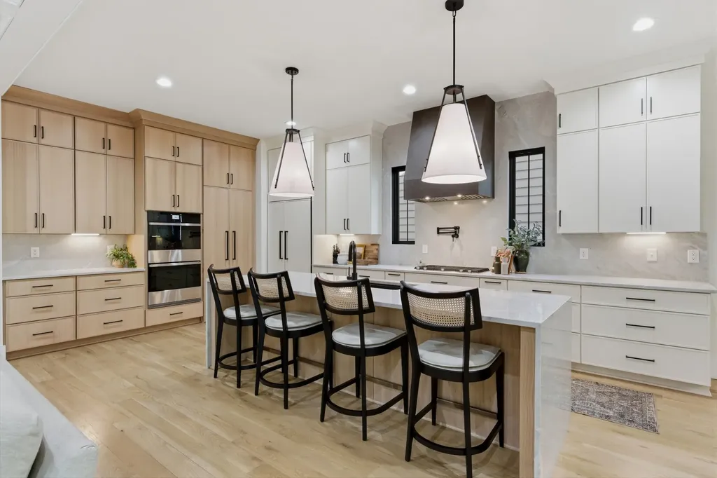 900B Gale Lane Nashville TN 37204