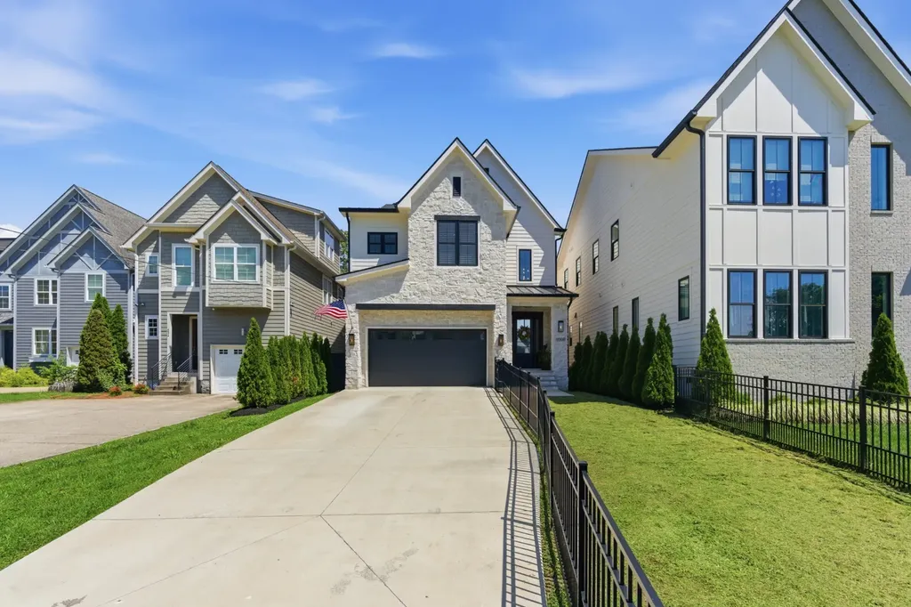 900B Gale Lane Nashville TN 37204