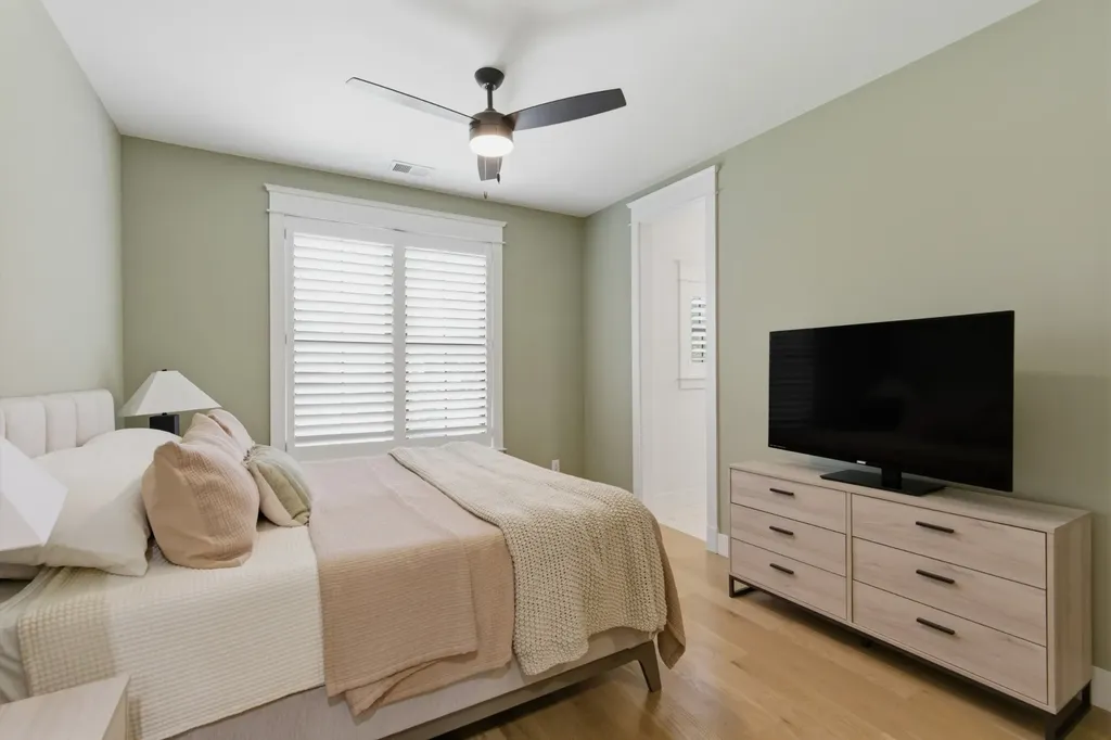 900B Gale Lane Nashville TN 37204