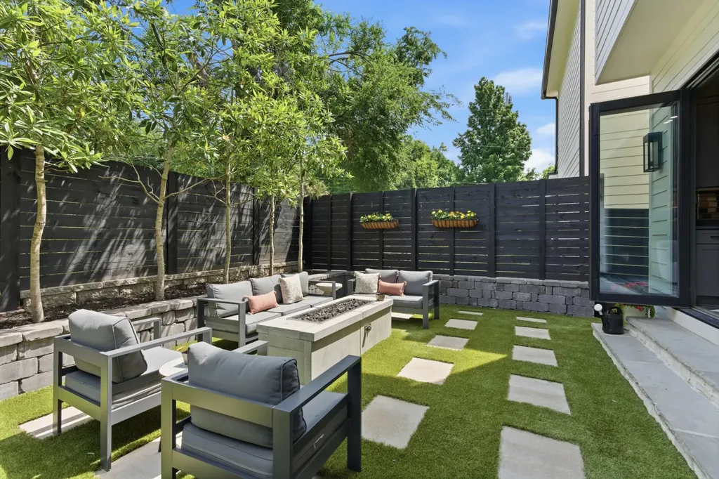 900B Gale Lane Nashville TN 37204