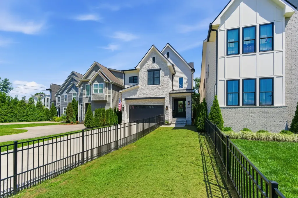 900B Gale Lane Nashville TN 37204