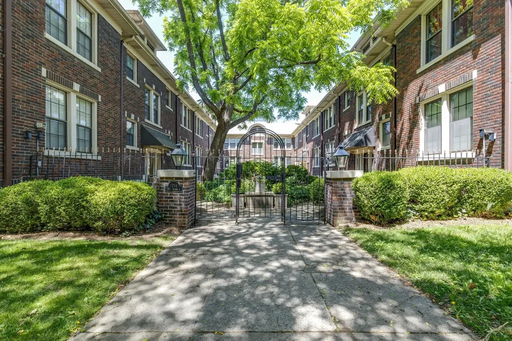 1711 18th Ave, S Nashville TN 37212