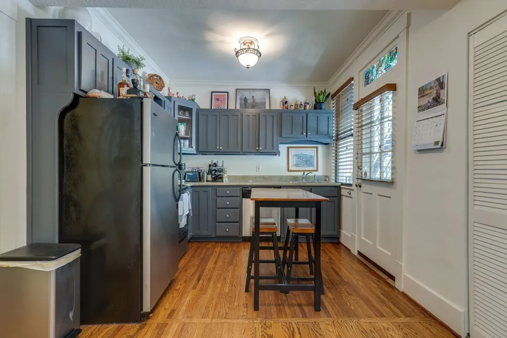 1711 18th Ave, S Nashville TN 37212