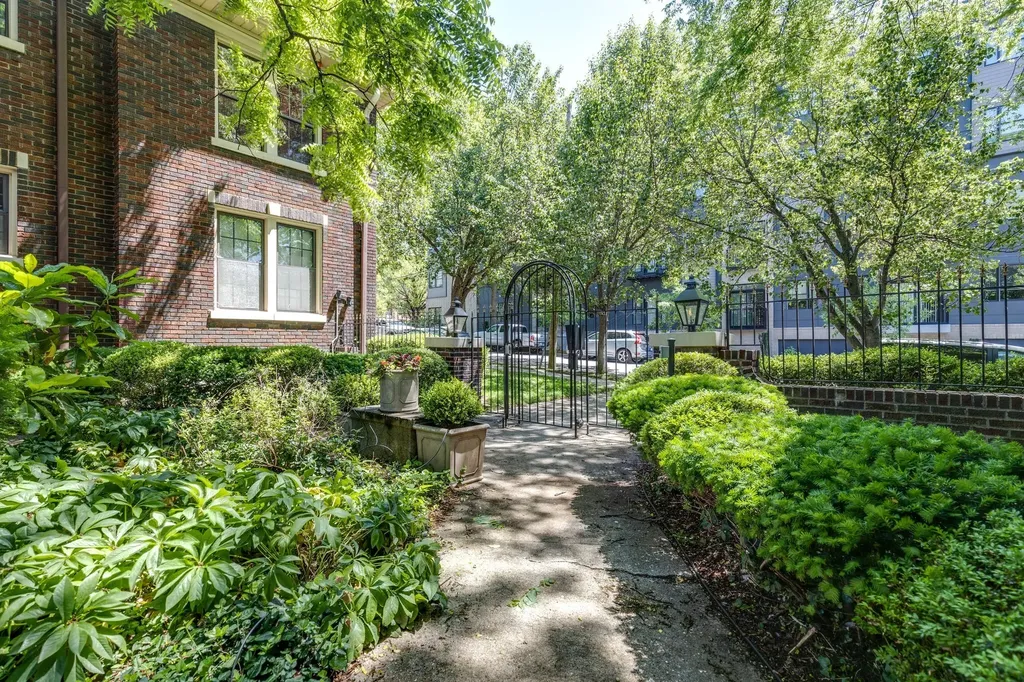 1711 18th Ave, S Nashville TN 37212