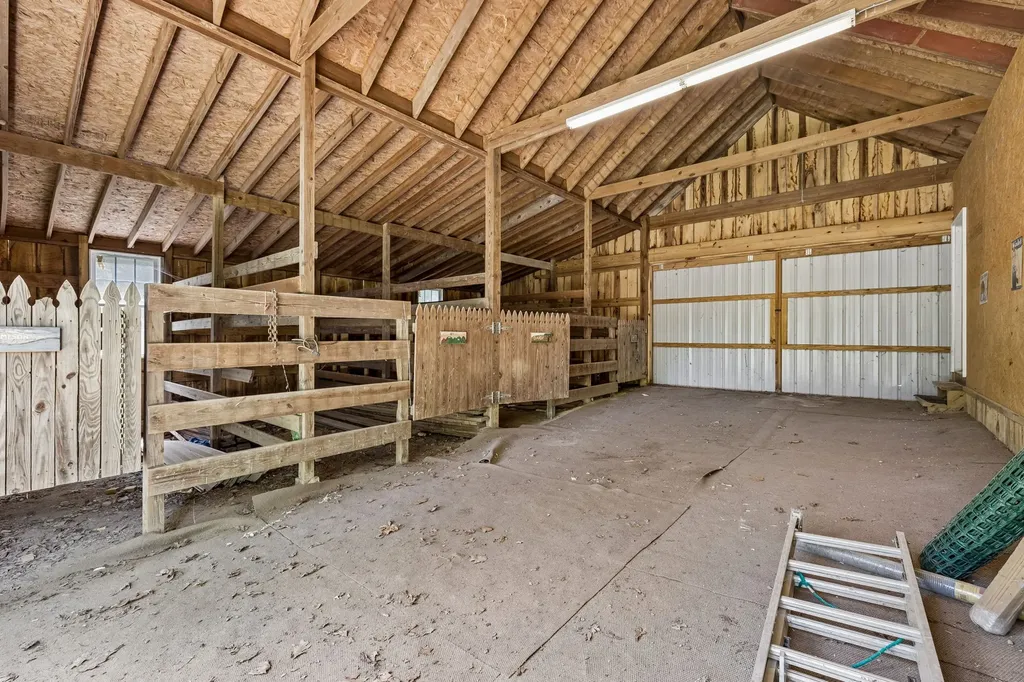 7555 County Line Road Fairview TN 37062