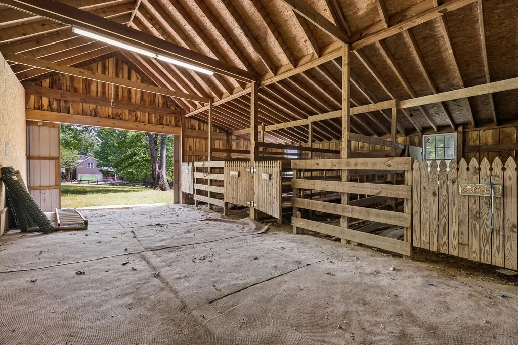7555 County Line Road Fairview TN 37062