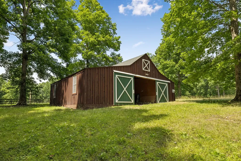 7555 County Line Road Fairview TN 37062