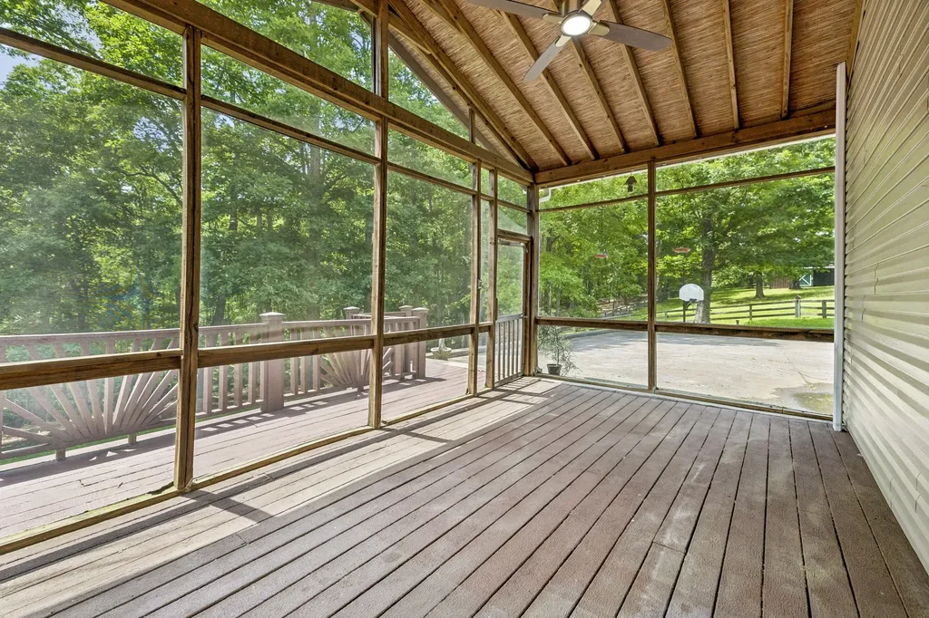 7555 County Line Road Fairview TN 37062