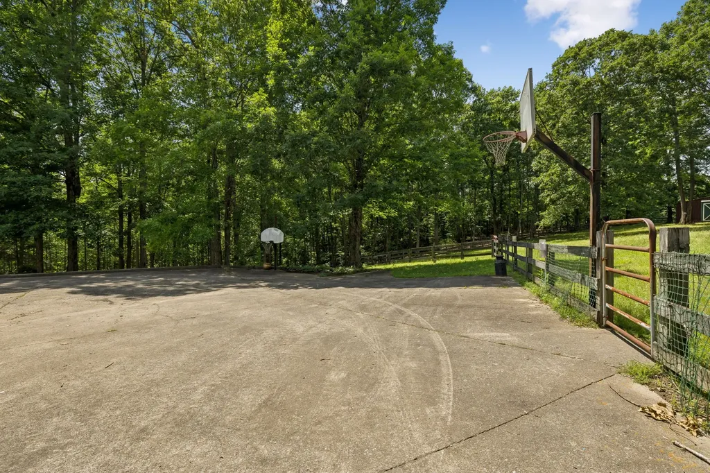 7555 County Line Road Fairview TN 37062