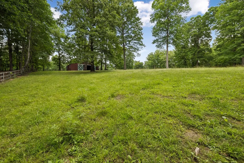 7555 County Line Road Fairview TN 37062
