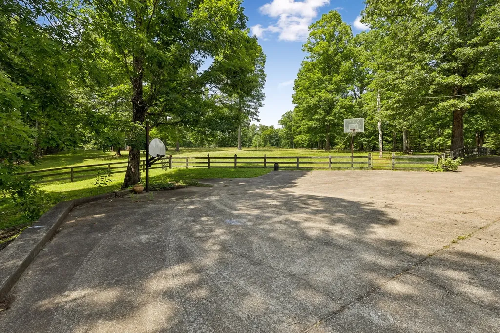 7555 County Line Road Fairview TN 37062