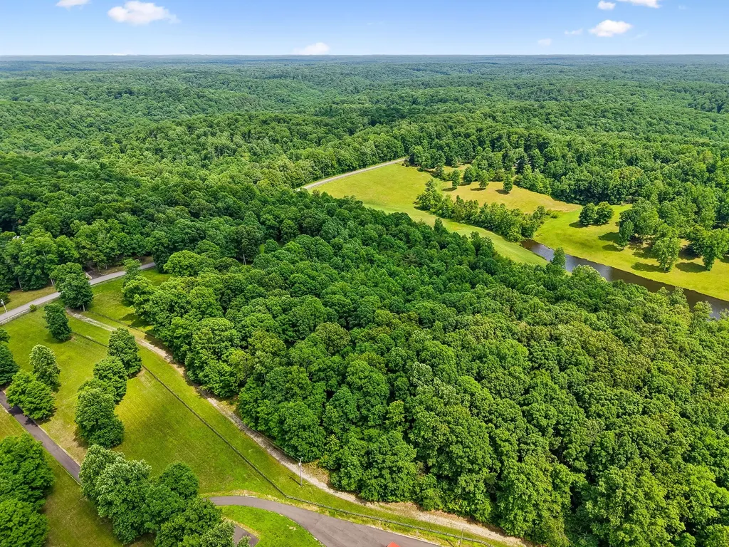 7555 County Line Road Fairview TN 37062