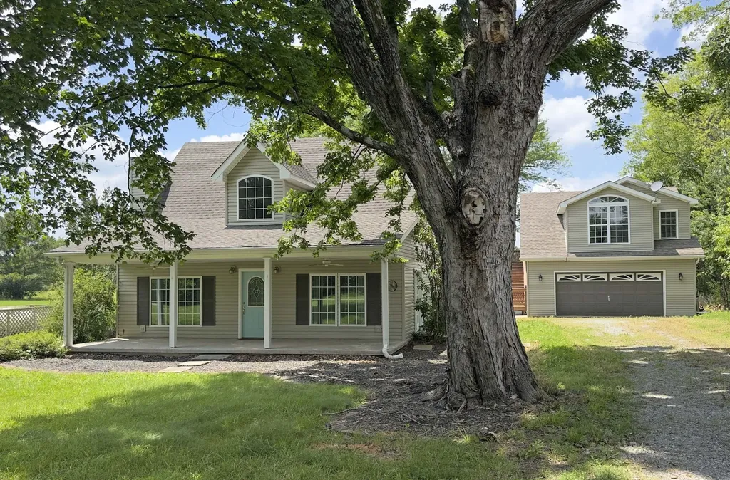 2871 Old Clarksville Spgfld Road Adams TN 37010
