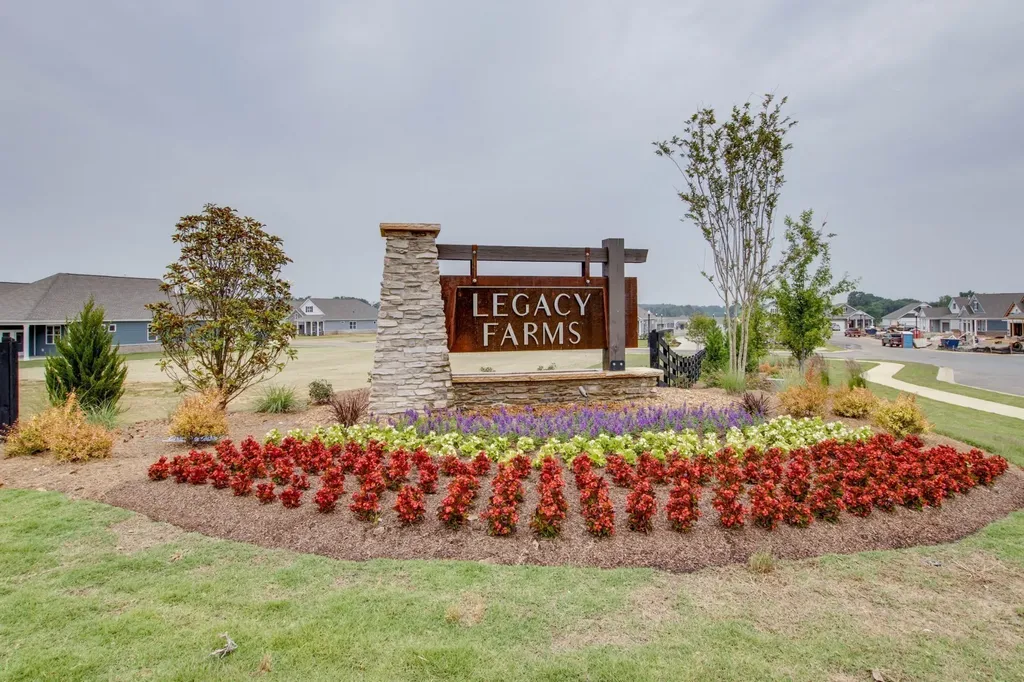 2207 Quinn Drive White House TN 37188
