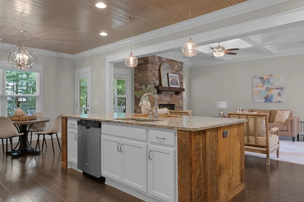 2415 Anchor Trail Signal Mountain TN 37377