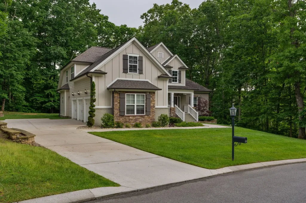 2415 Anchor Trail Signal Mountain TN 37377