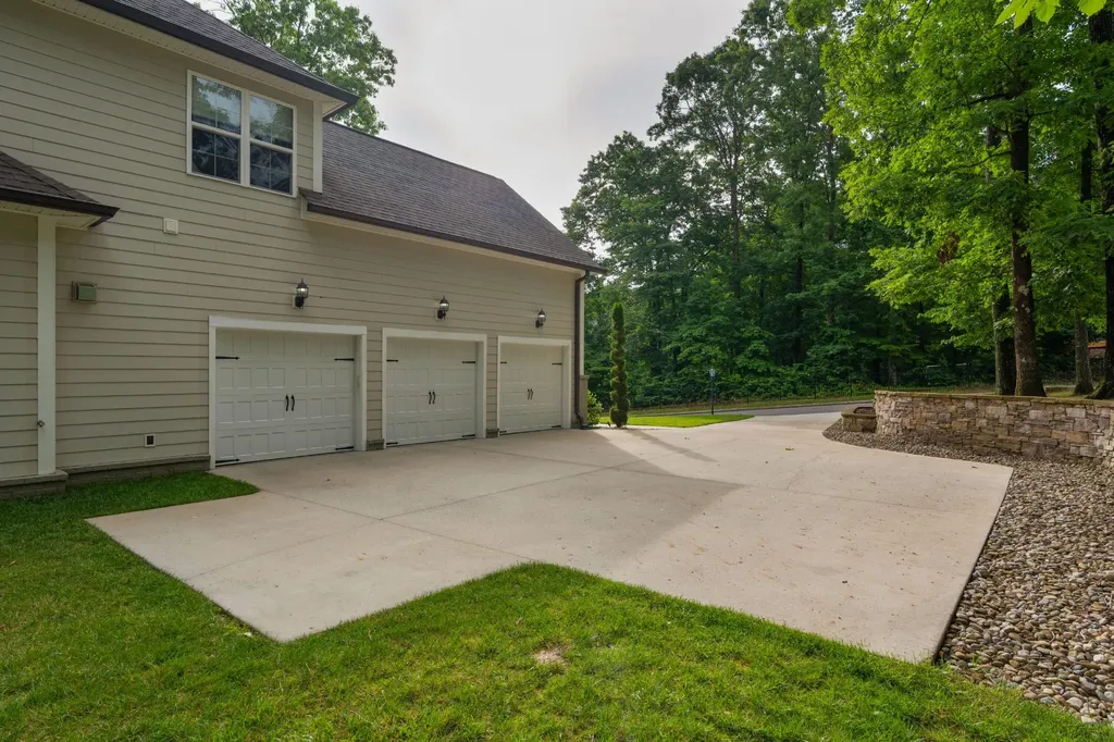 2415 Anchor Trail Signal Mountain TN 37377