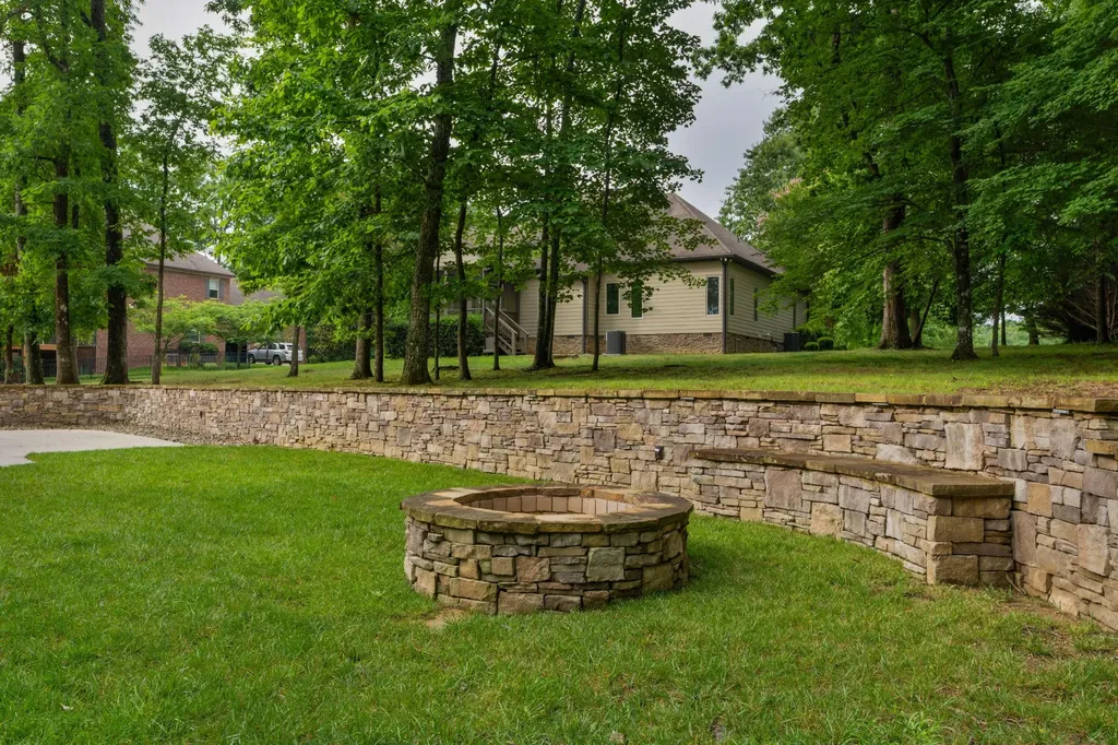 2415 Anchor Trail Signal Mountain TN 37377