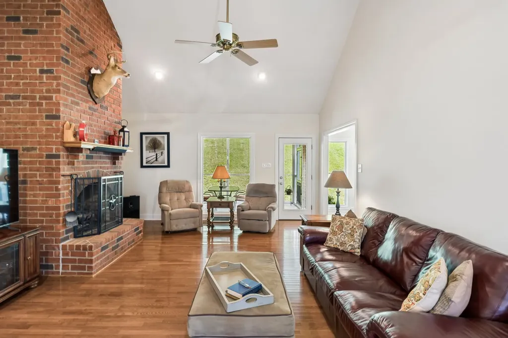 2865 Spring Place Road Belfast TN 37019