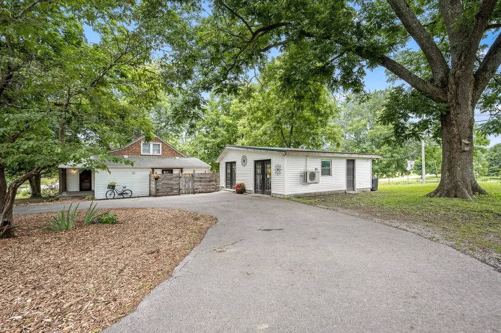 5825 Cobb Hollow Road Tullahoma TN 37388