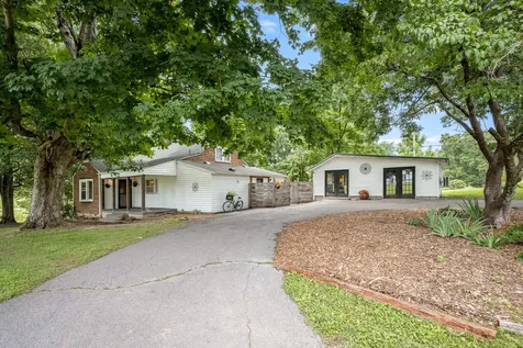 5825 Cobb Hollow Road Tullahoma TN 37388