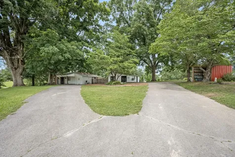 5825 Cobb Hollow Road Tullahoma TN 37388