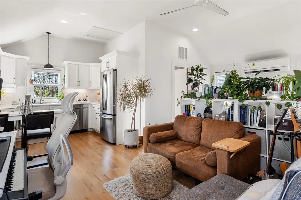 307 S 10th Street Nashville TN 37206