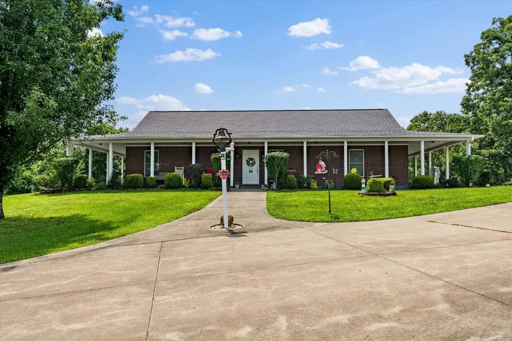 124 Napier Road Hohenwald TN 38462
