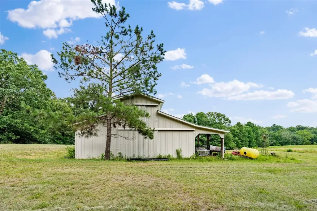 124 Napier Road Hohenwald TN 38462