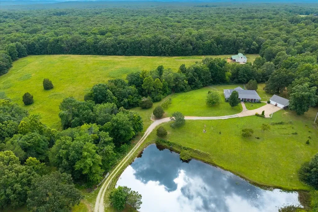 124 Napier Road Hohenwald TN 38462