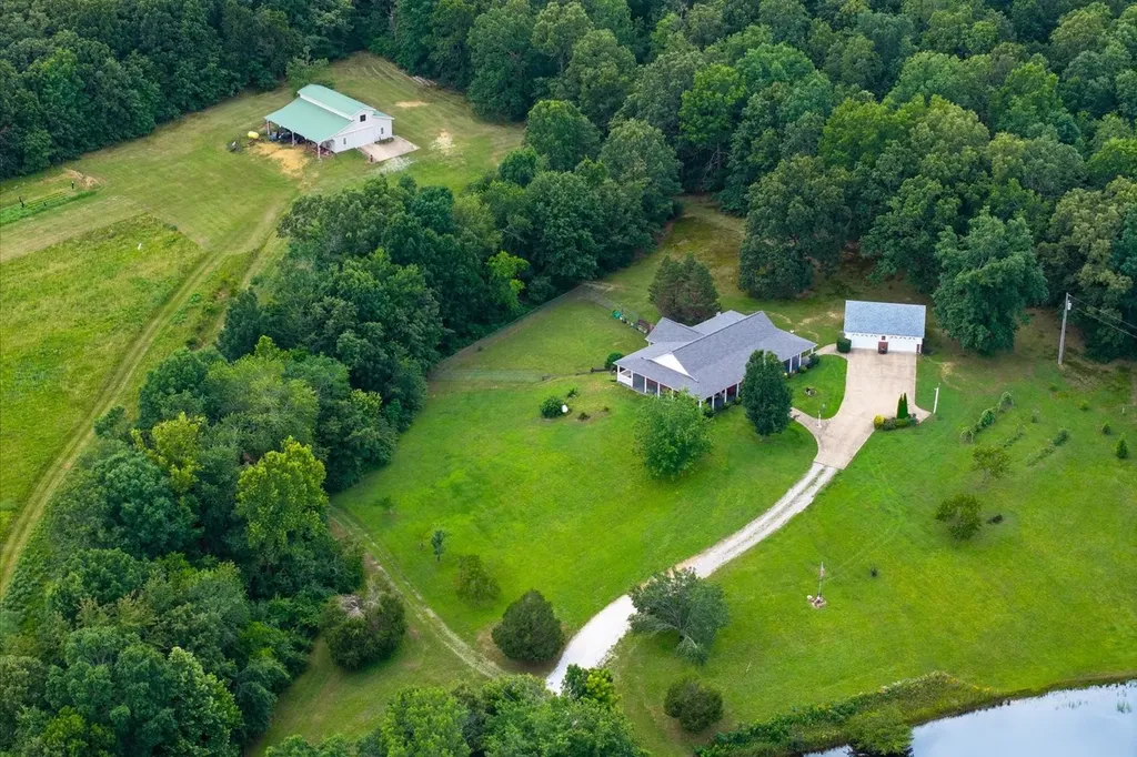 124 Napier Road Hohenwald TN 38462