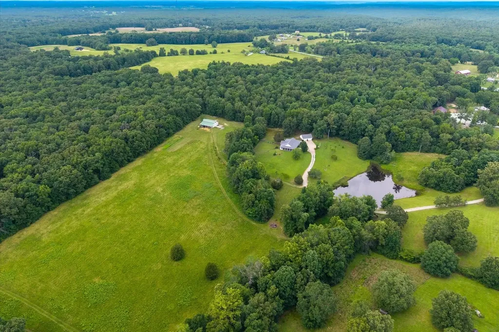 124 Napier Road Hohenwald TN 38462