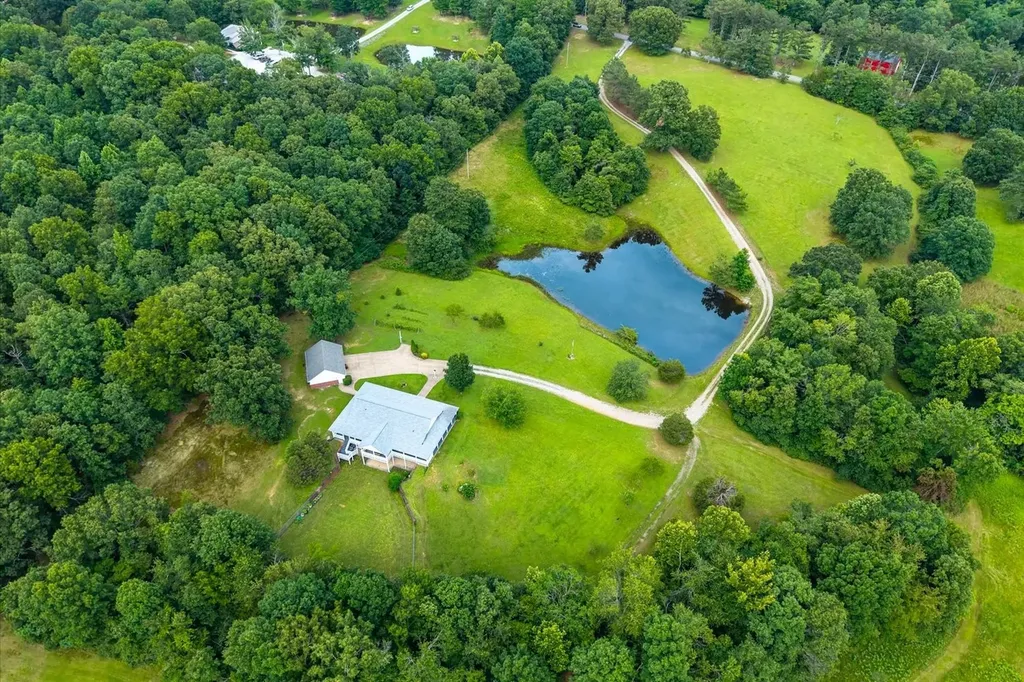 124 Napier Road Hohenwald TN 38462