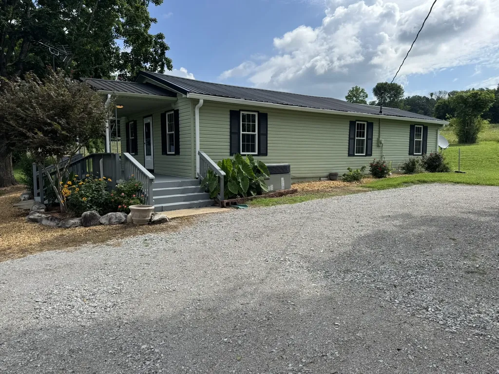 840 Crawford Lane Belvidere TN 37306